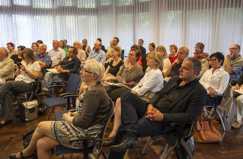 Die Vorstellung der Studienergebnisse des Allensbach-Instituts zur Zukunft kirchlicher Medienkommunikation führten zu regen Diskussionen auch im Publikum. Foto: Ilona Surrey