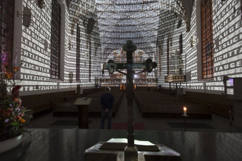 Diese Installation zur Luminale ist in der Katharinenkirche an der Hauptwache zu sehen. Foto: Rolf Oeser 